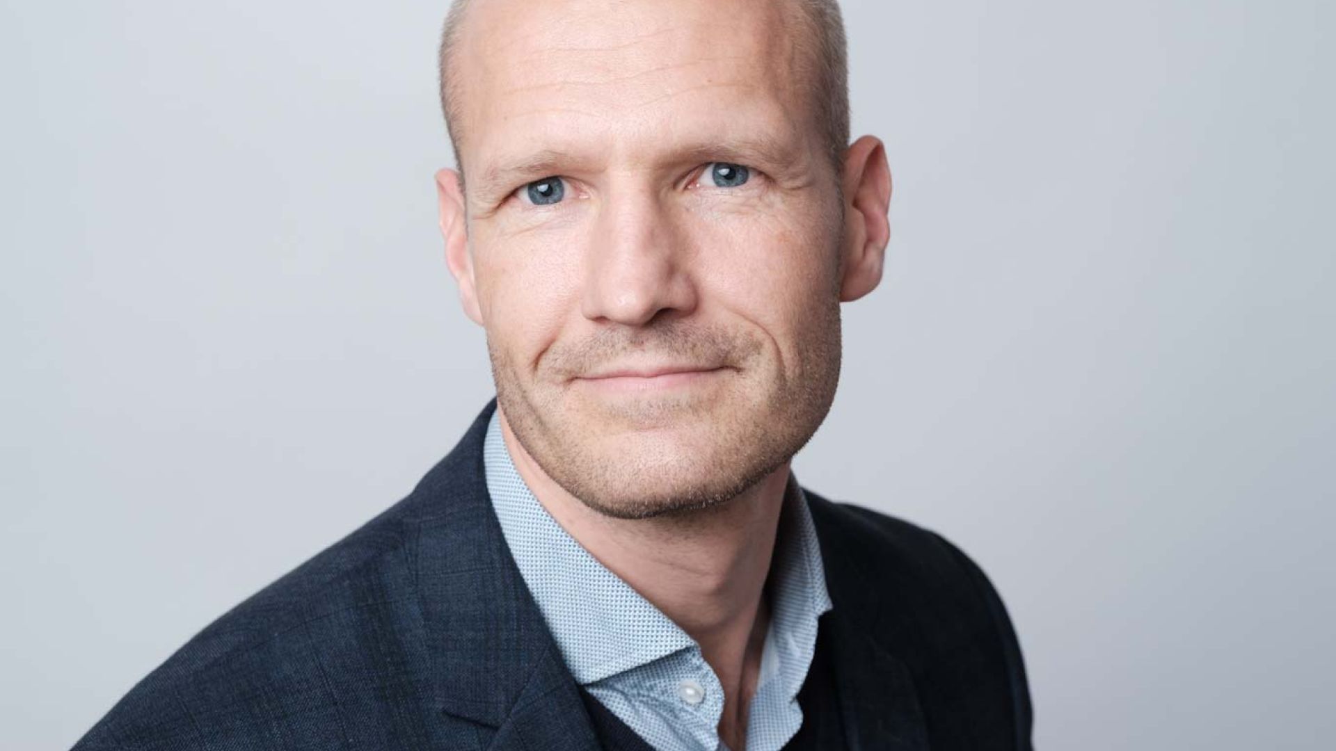 Nicolai Fischer-Bogason tiltræder en nyoprettet stilling som vicedirektør for Dyrenes Beskyttelse.