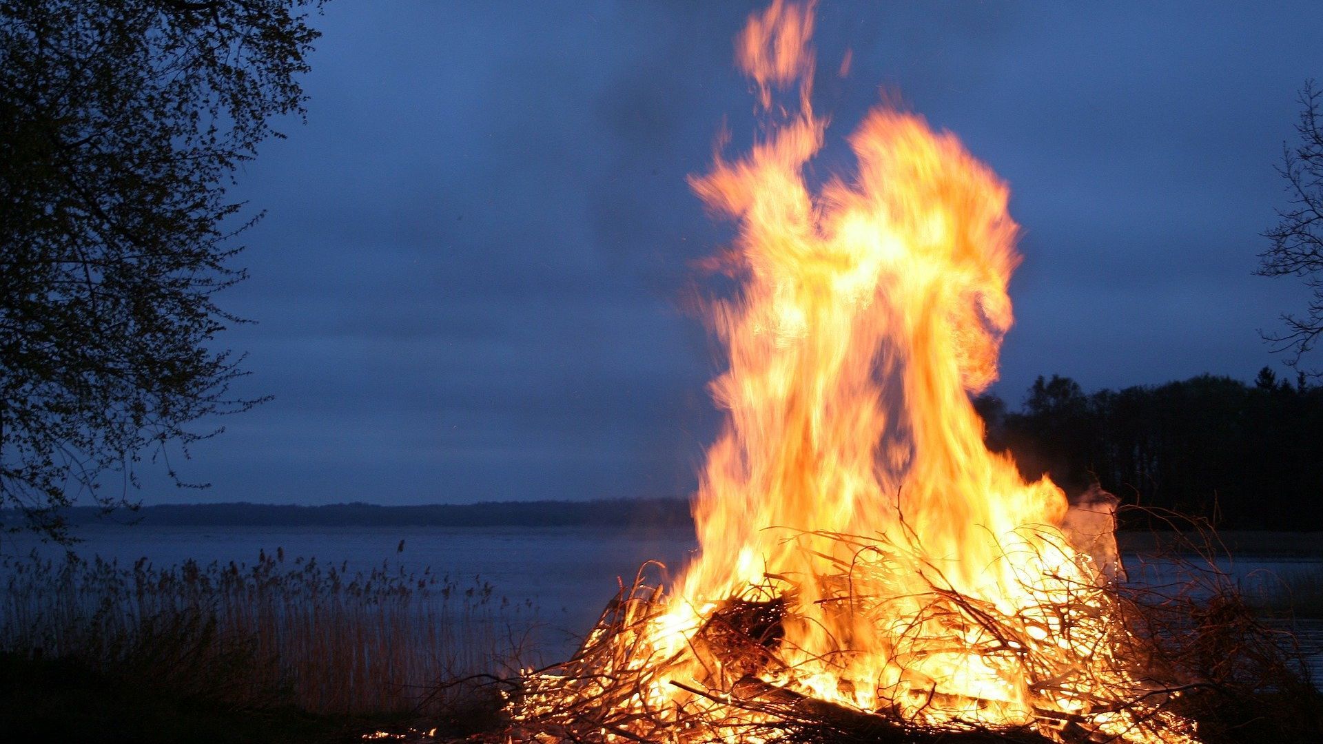 Stort bål