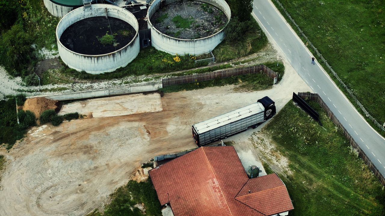 Der gik meget præcist ni timer fra lastbilen ankom til samlestedet i Campo Tures til den forlod stedet igen. Foto: Dyrenes Beskyttelse