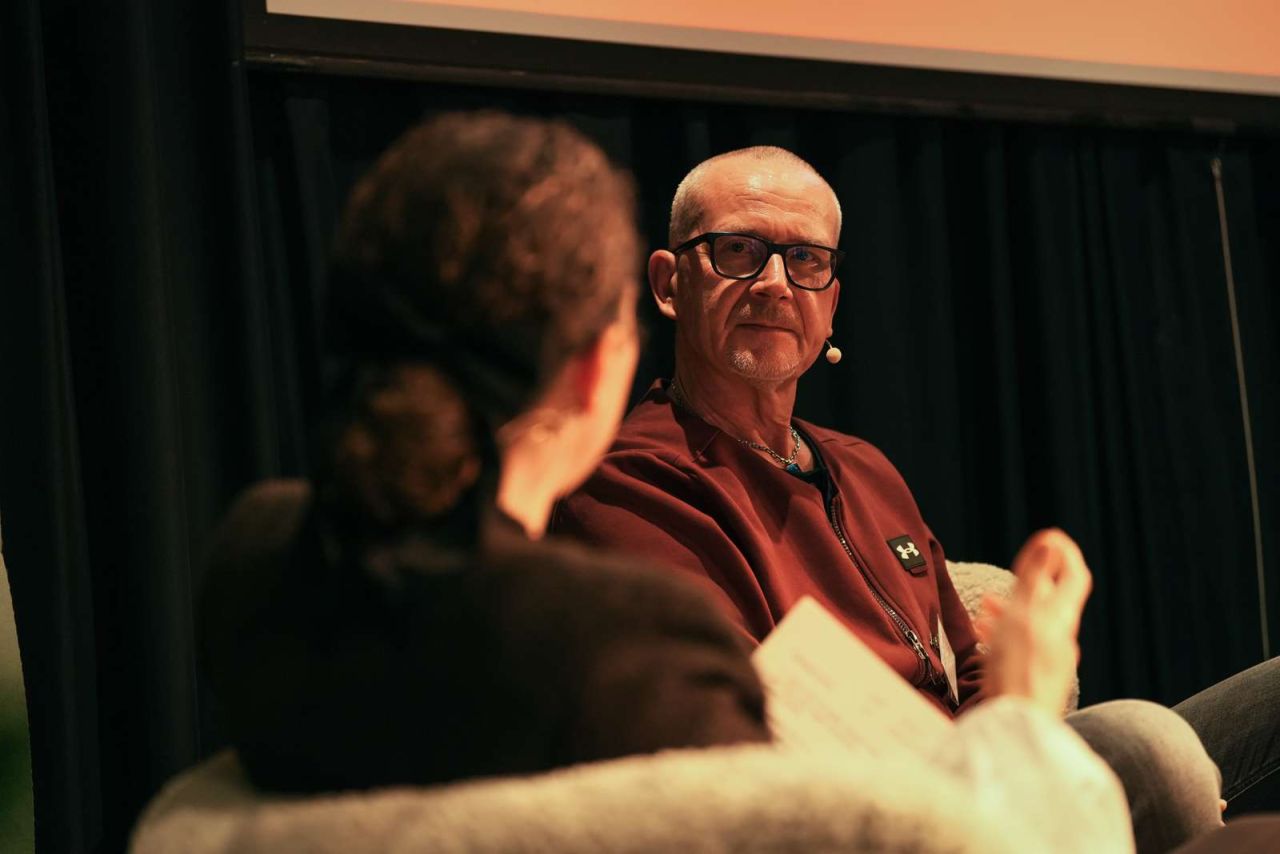 Lektor i bioetik Mickey Gjerris viste, hvordan vi kan skifte det vurderende blik på dyr ud med en nysgerrig opmærksomhed over for vores medskabninger. 